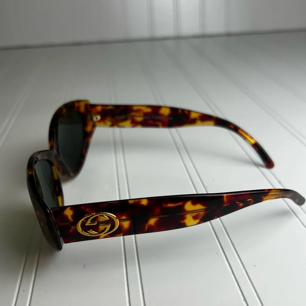 Gucci Womenโs Leopard Tortoise Double G Wrap Sunglasses - Picture 9 of 15